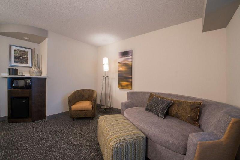 Courtyard By Marriott Columbus Hotel Buitenkant foto