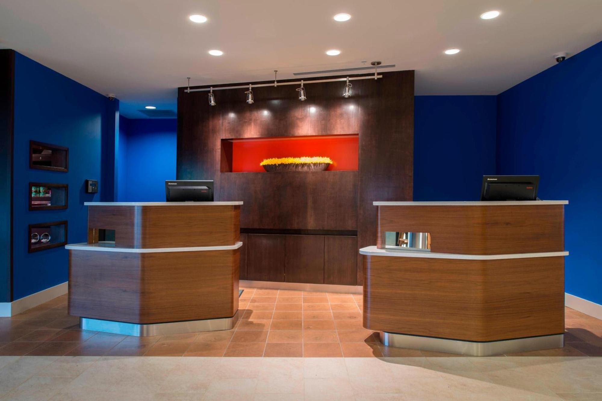 Courtyard By Marriott Columbus Hotel Buitenkant foto