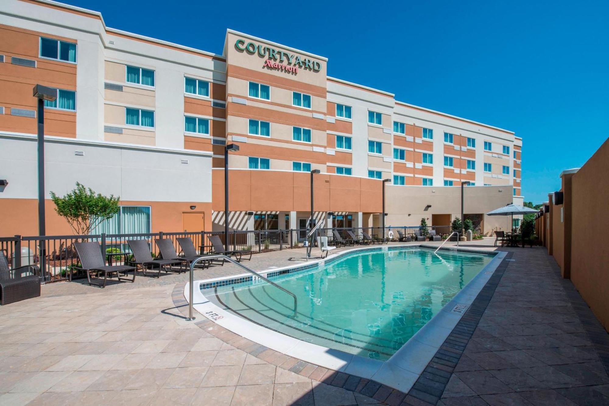 Courtyard By Marriott Columbus Hotel Buitenkant foto