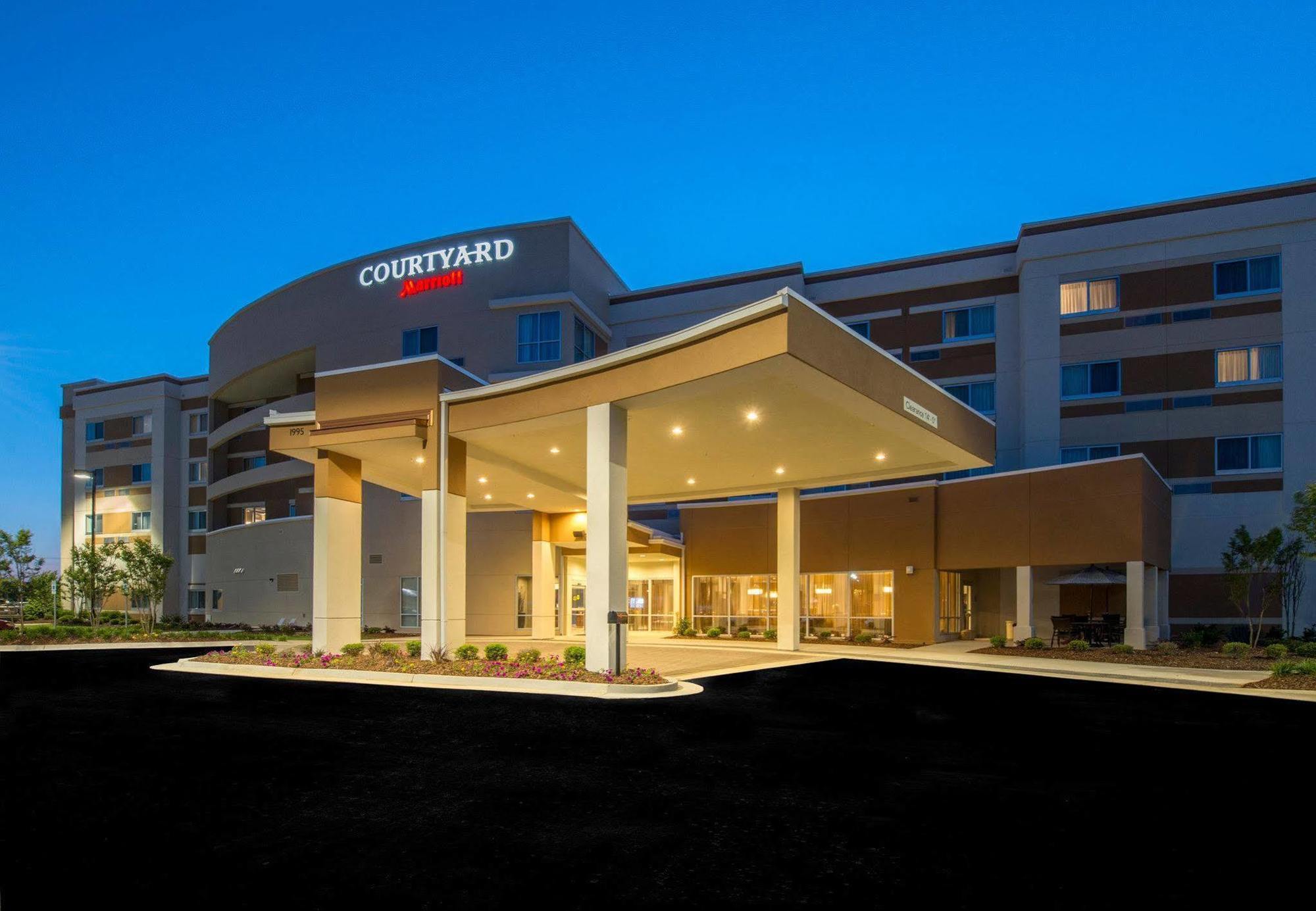 Courtyard By Marriott Columbus Hotel Buitenkant foto